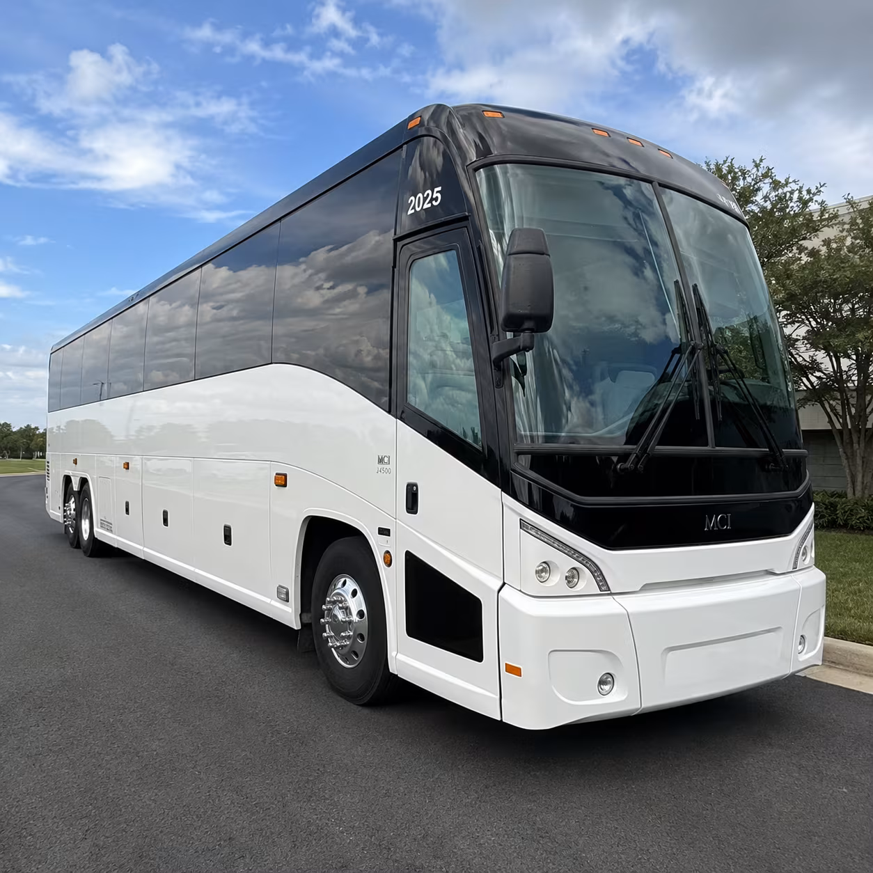 end of year and spring field trip buses to carowinds from gastonia